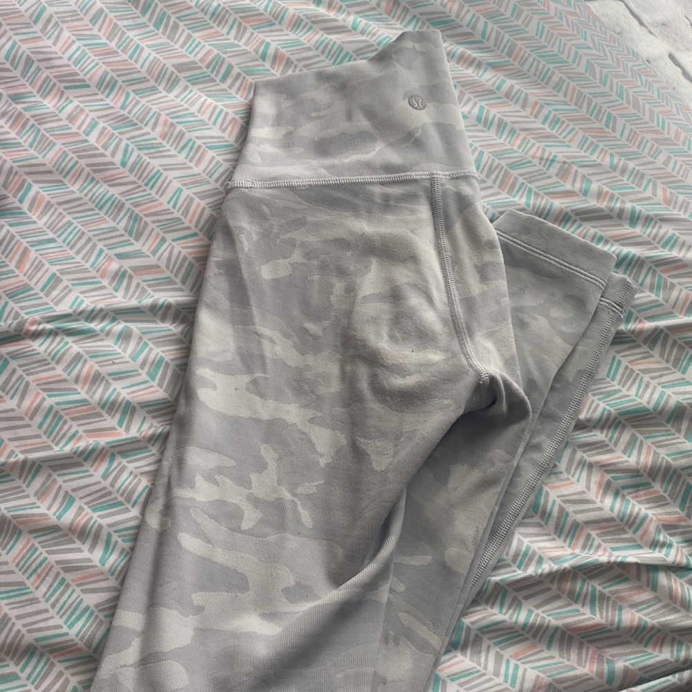 Lululemon Aligns 25”